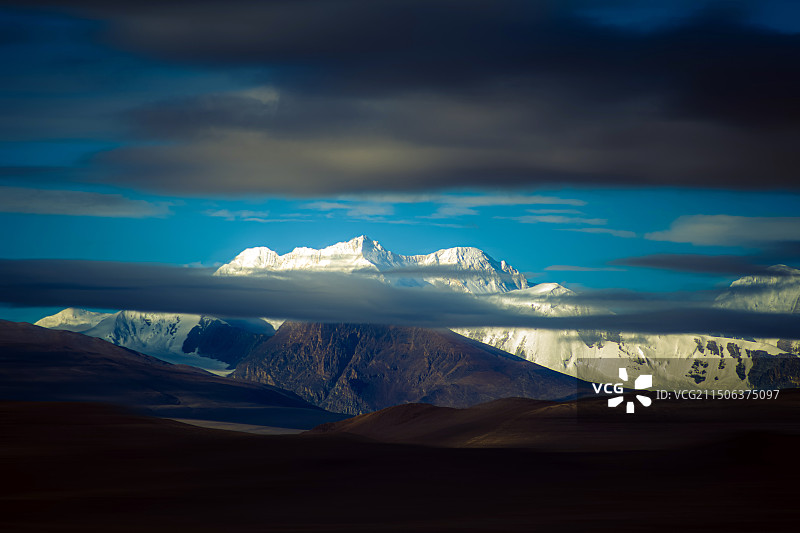 干城章嘉上的云层图片素材