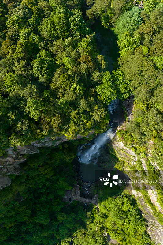 宁波四明山雪窦山弥勒佛千丈崖图片素材