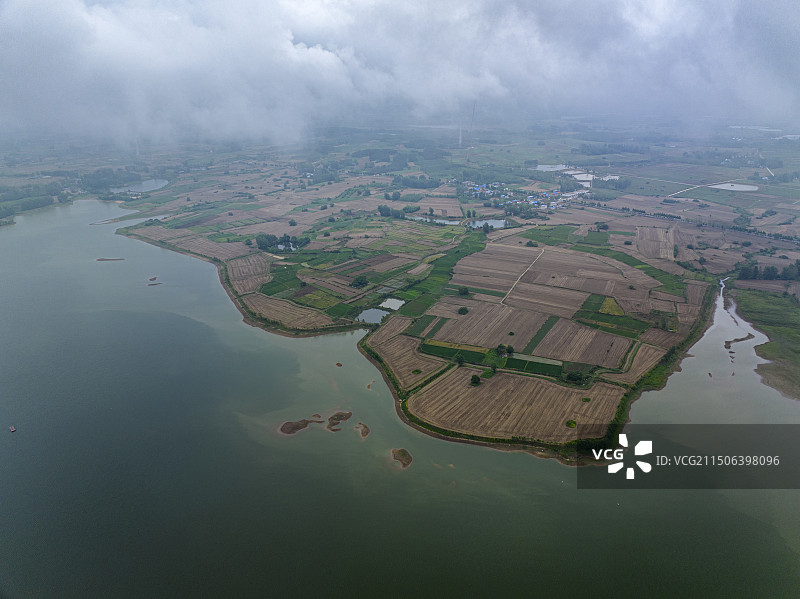 航拍安徽省滁州市定远县金山滴水寺风光图片素材