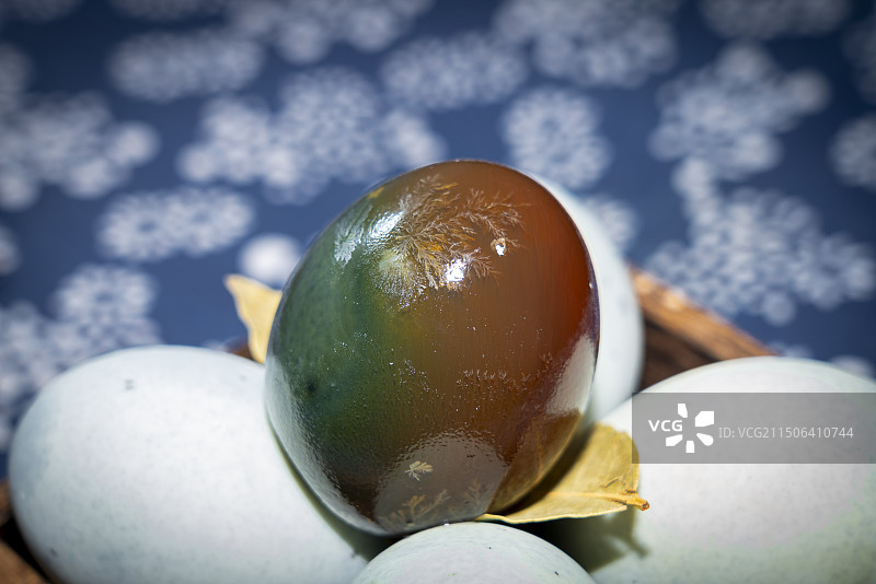 中国传统美食皮蛋松花蛋静物特写图片素材