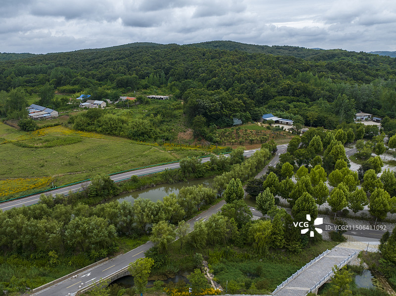 航拍安徽省滁州市凤阳县凤阳山国家地质公园博物馆图片素材
