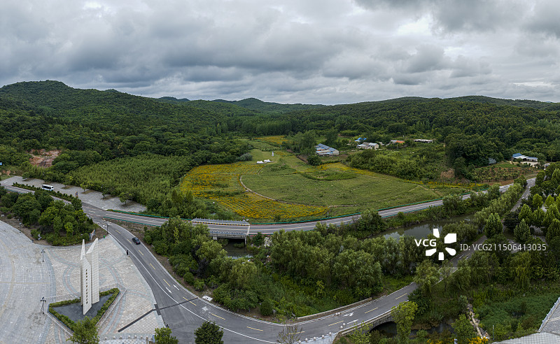 航拍安徽省滁州市凤阳县凤阳山国家地质公园博物馆图片素材