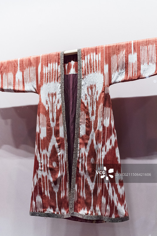 维吾尔族艾德莱斯 北京服装学院民族服饰博物馆馆藏 中国工艺美术馆展览图片素材