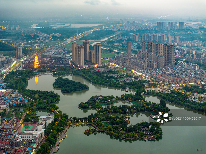 航拍江苏淮安涟水五岛湖公园城市风光图片素材