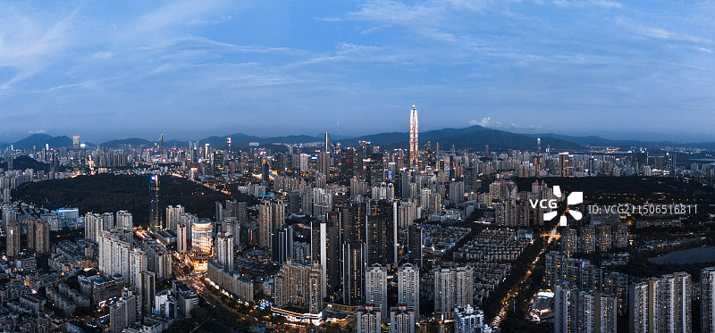 深圳福田中心区城市夜景天际线航拍全景图片素材