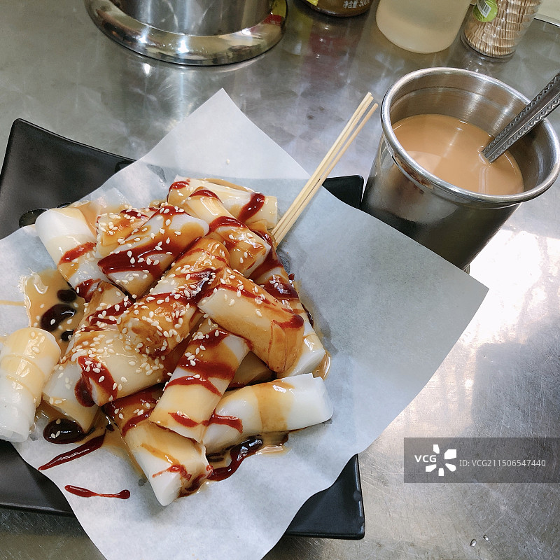 粤港美食混酱肠粉 港式奶茶图片素材