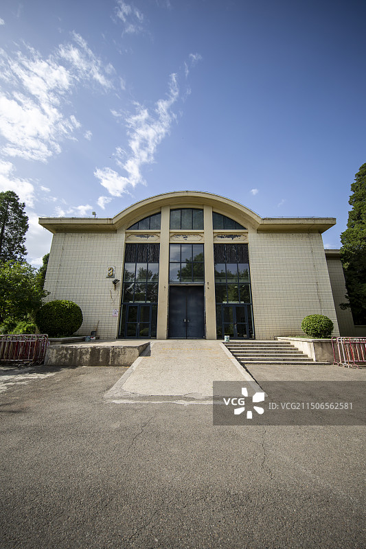 蓝天白云下的中国农业博物馆:3号馆图片素材