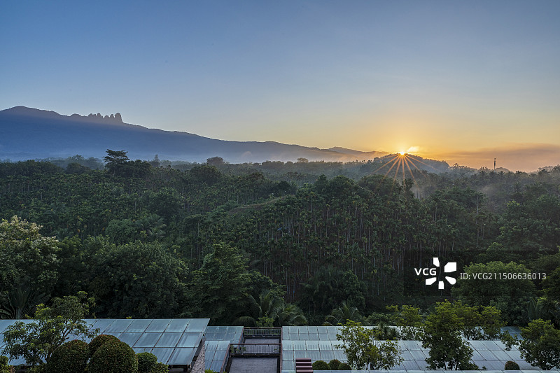 热带雨林七仙岭图片素材