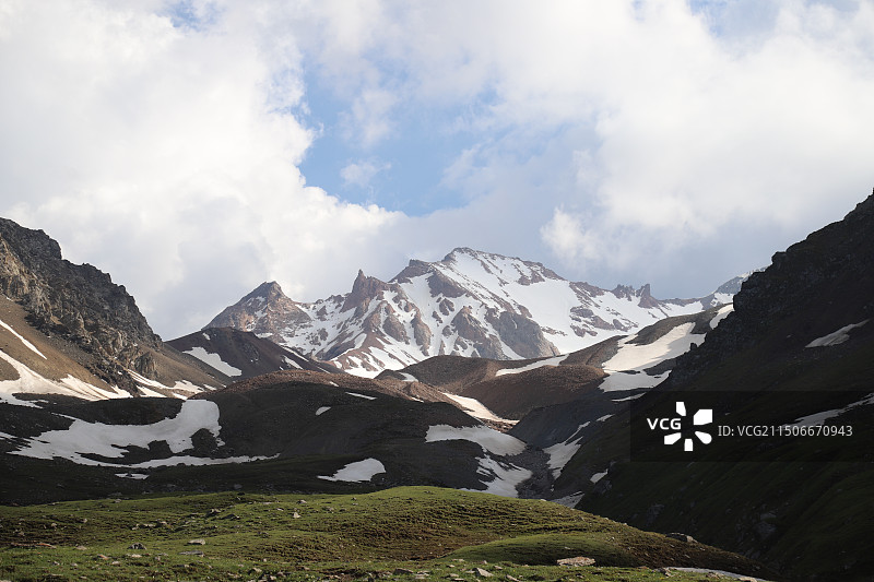 那拉提草原雪莲谷图片素材