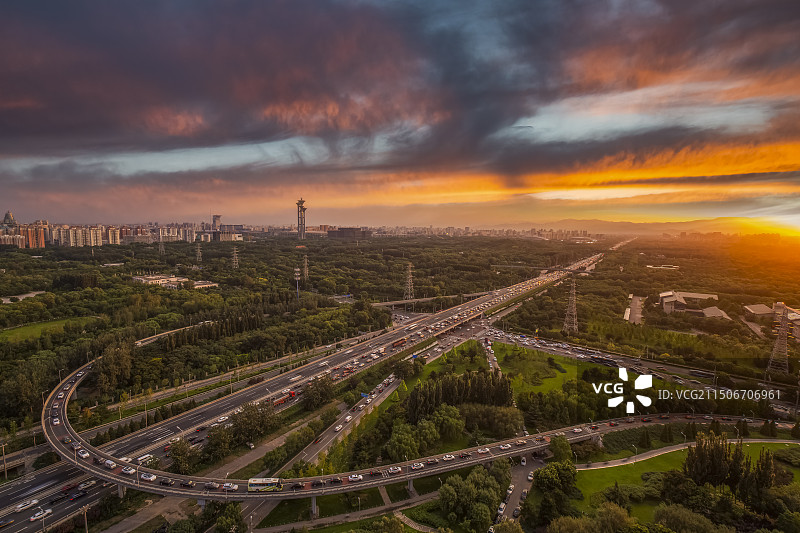 北京仰山桥奥运塔日落晚霞图片素材