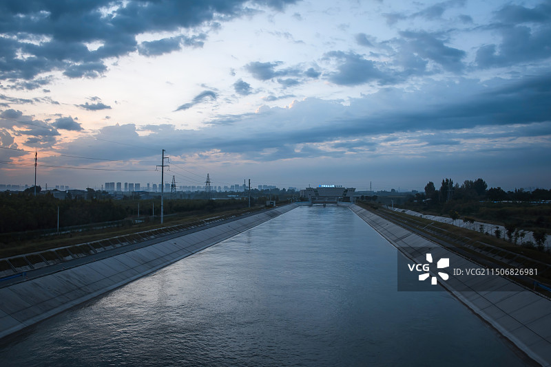 河南省郑州市荥阳市南水北调（中线）孙寨段水闸风光图片素材