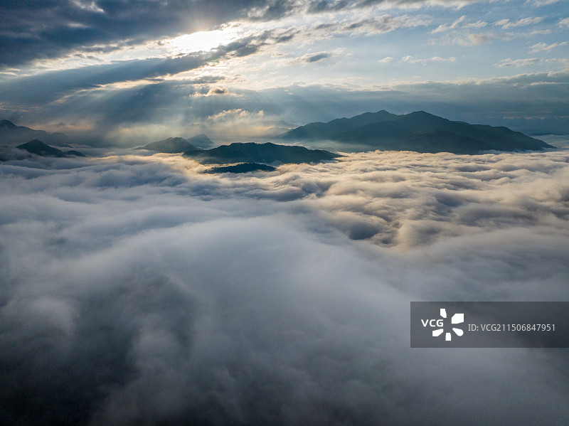 浙江省丽水市莲都区东西岩景区云海日出朝霞图片素材