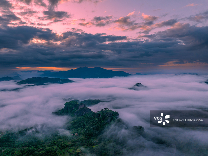 浙江省丽水市莲都区东西岩景区云海日出朝霞图片素材