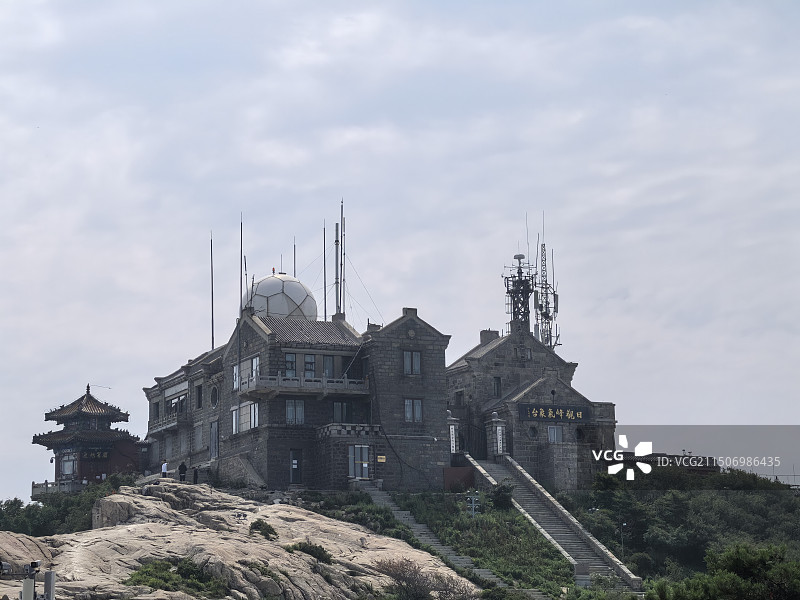 泰山日观峰气象台图片素材