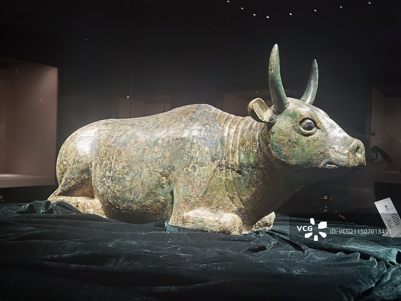 西夏鎏金铜牛图片素材