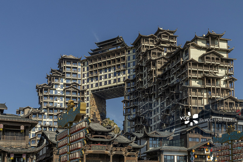 张家界109.9米土家吊脚高楼——七十二奇楼图片素材