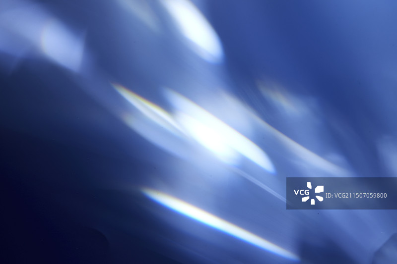 蓝色水晶折射背景图片素材