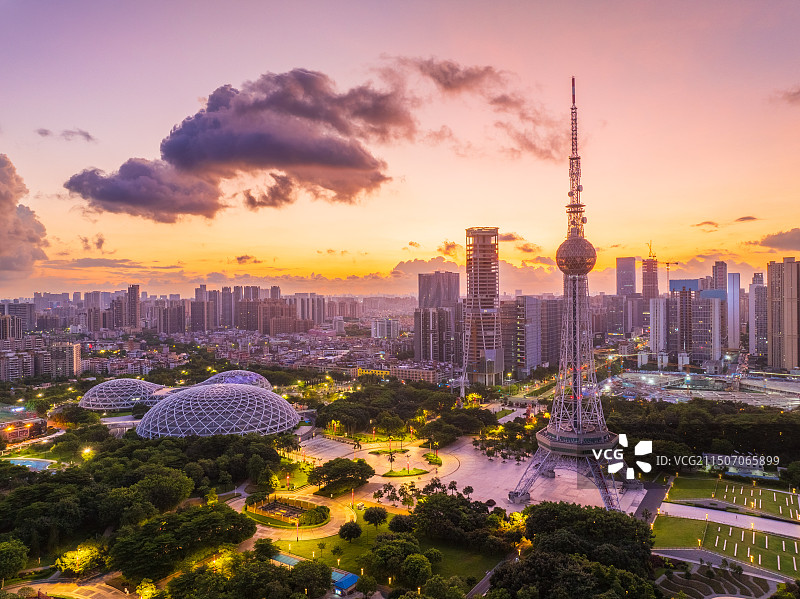 佛山地标：佛山电视塔、岭南明珠体育馆、文华公园朝霞日出图片素材