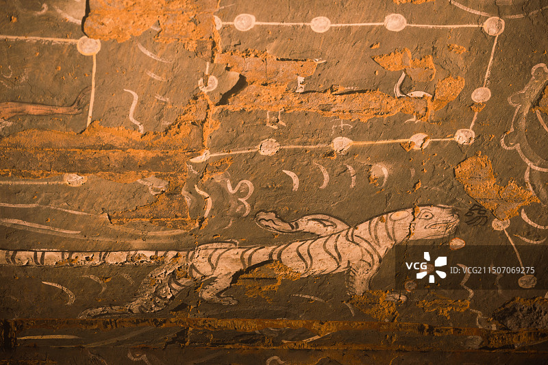 汉代古墓星象图，白虎壁画图片素材