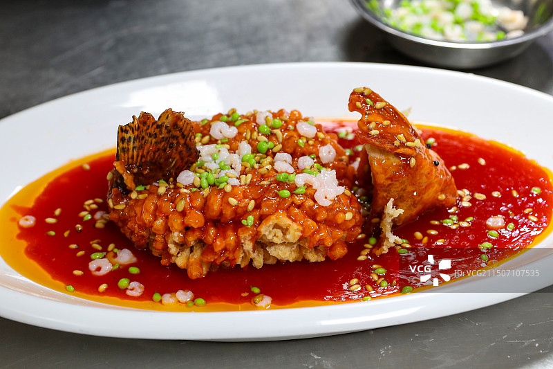 松鼠桂鱼的做法，拍摄于扬州淮扬菜基地图片素材
