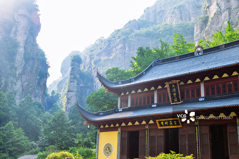 浙江乐清市雁荡山灵岩景区灵岩寺风景图片素材