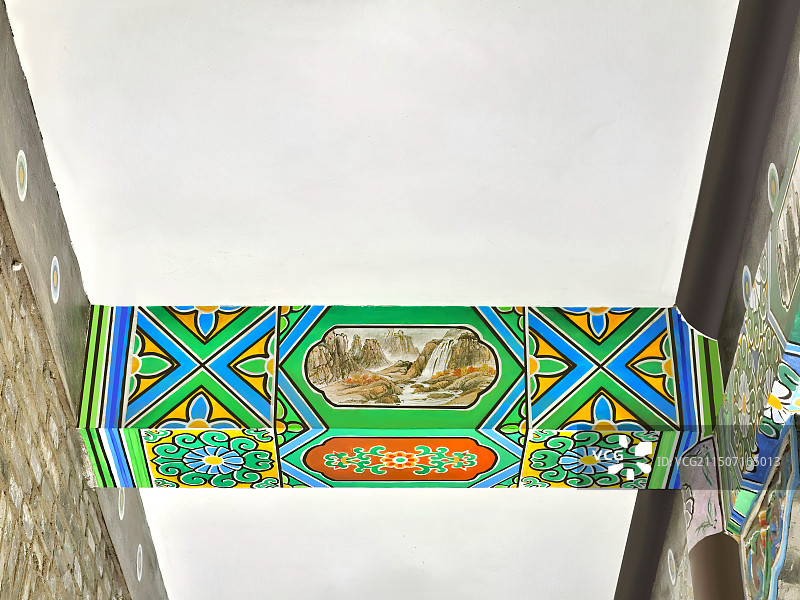 吉林长春伪满皇宫博物院宫殿上的额枋及和玺彩画图片素材