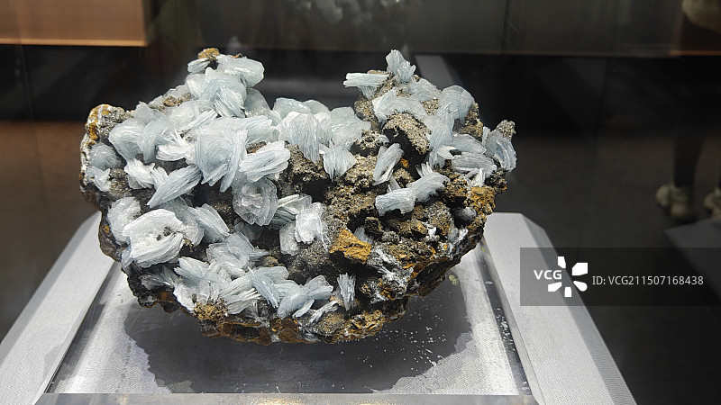 湖南省地质博物馆-蓝色重晶石图片素材