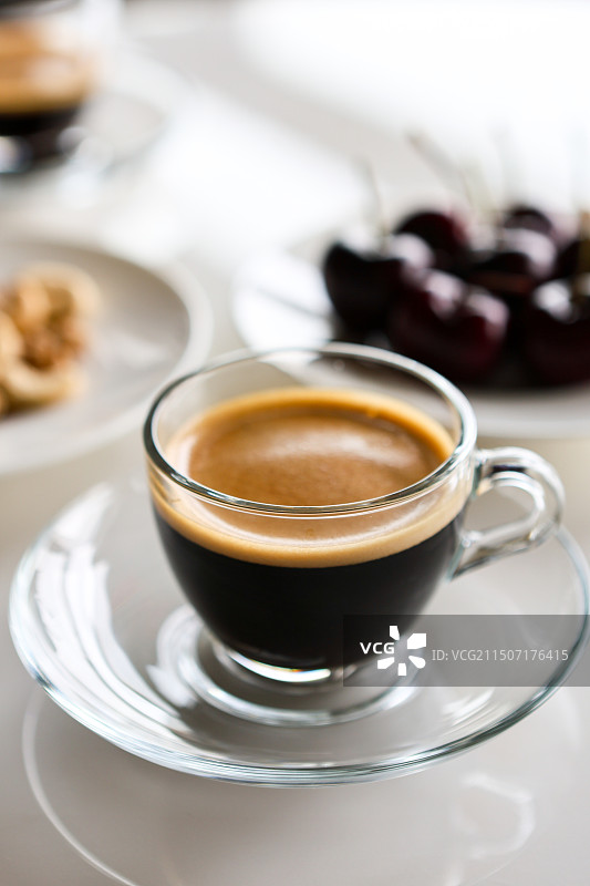 酒店度假的美食咖啡坚果和水果组图图片素材