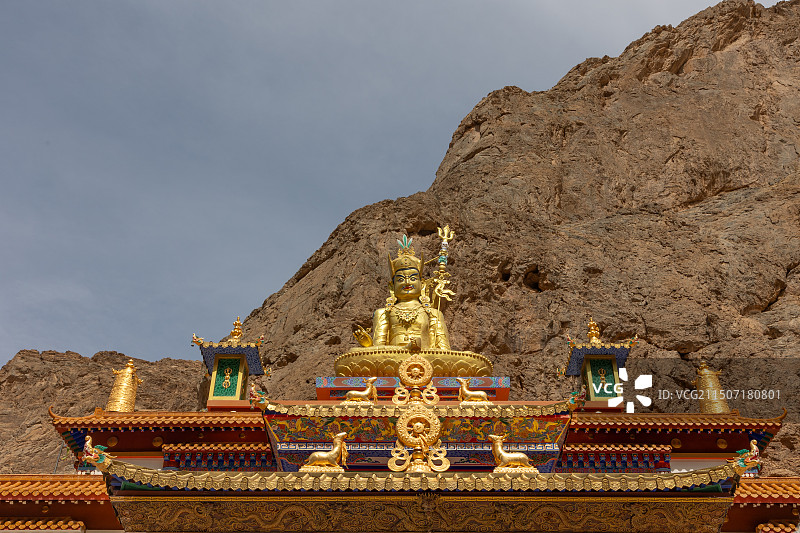 内蒙古巴彦淖尔市磴口县阴山山脉深处藏传佛教寺庙阿贵庙图片素材