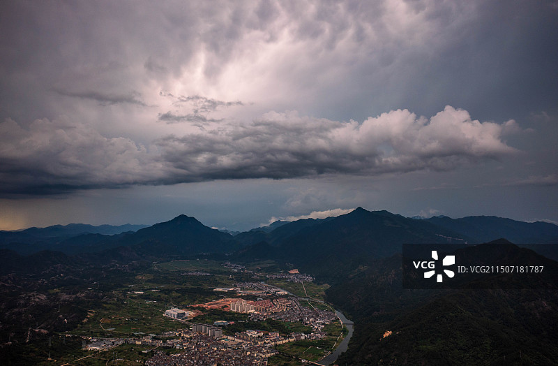 浙江省丽水市缙云县大佑农业开发区暴风雨来临闪电图片素材