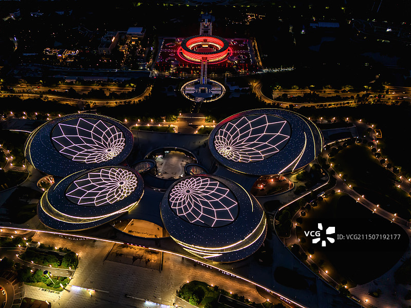 南京江苏大剧院夜景图片素材