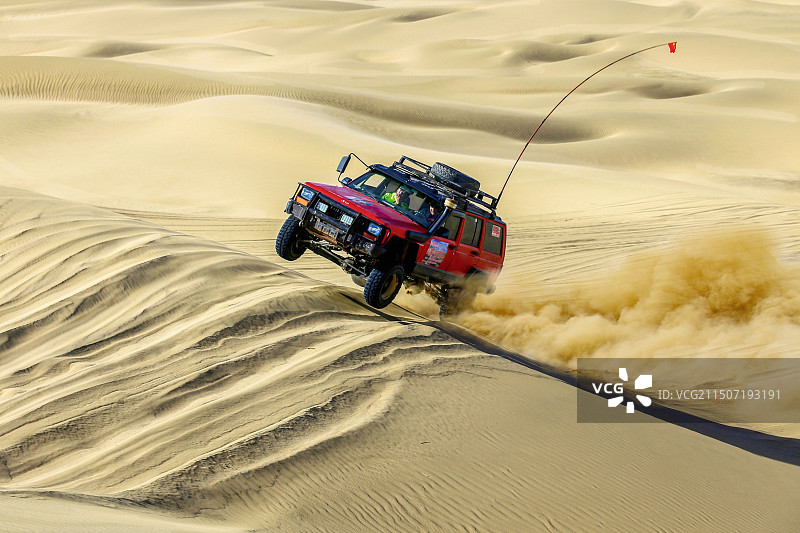 沙漠越野图片素材