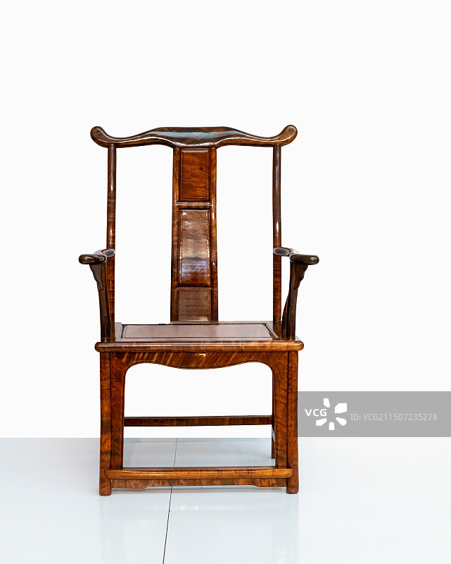 金丝楠木家俱，明式四出头官帽椅图片素材