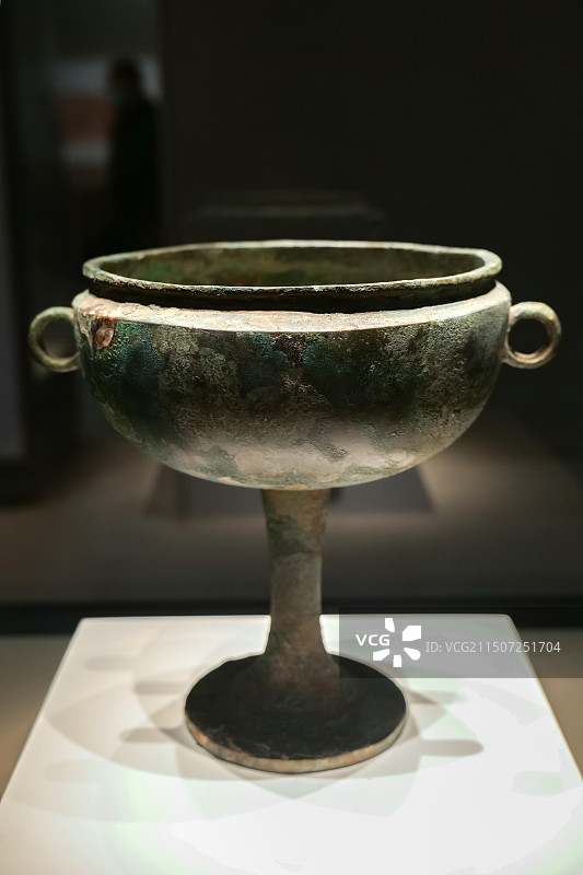仲姞豆（食器） 春秋时期（前770-476） 敬仲镇白兔丘村出土 淄博临淄齐文化博物馆历史陈列展厅图片素材