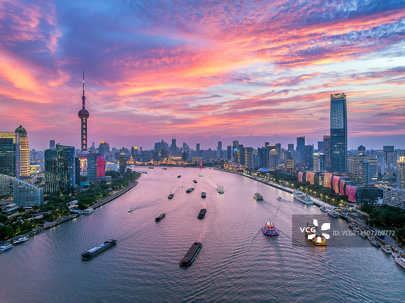 中国上海现代城市建筑，商务金融背景图片素材