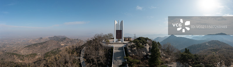 中国山东省临沂市蒙阴县垛庄孟良崮旅游区孟良崮战役纪念碑图片素材