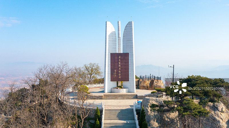 中国山东省临沂市蒙阴县垛庄孟良崮旅游区孟良崮战役纪念碑图片素材