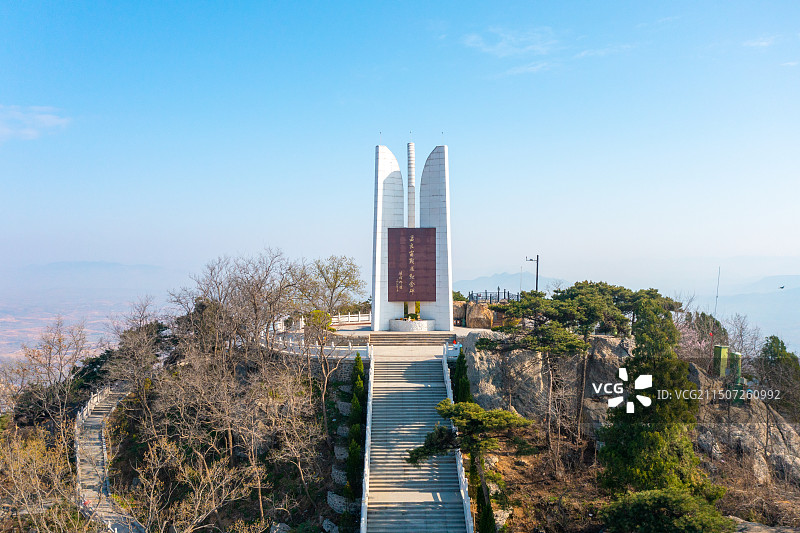 中国山东省临沂市蒙阴县垛庄孟良崮旅游区孟良崮战役纪念碑图片素材
