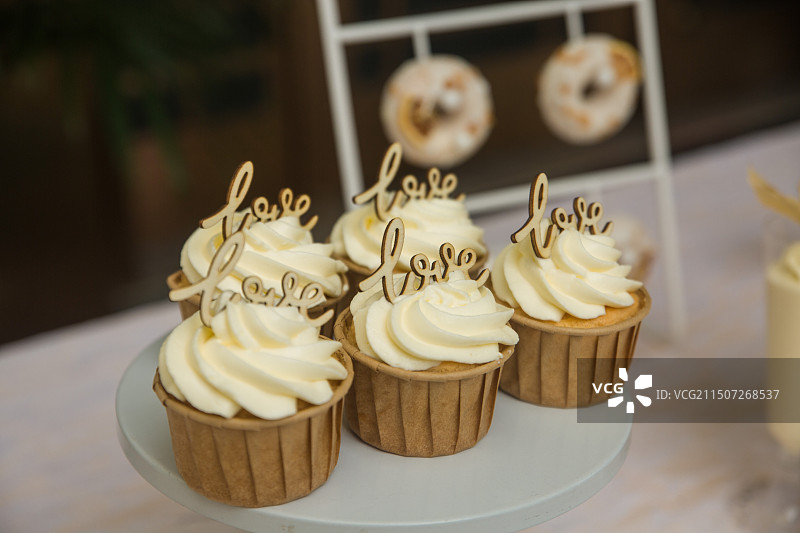 婚礼甜品台奶油蛋糕图片素材