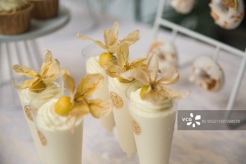 婚礼甜品台奶油蛋糕图片素材