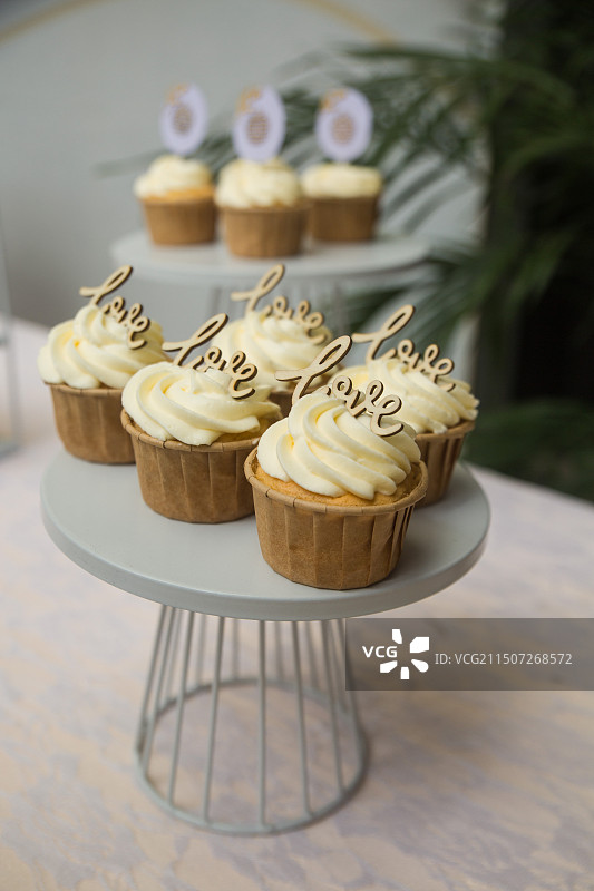 婚礼甜品台奶油蛋糕图片素材