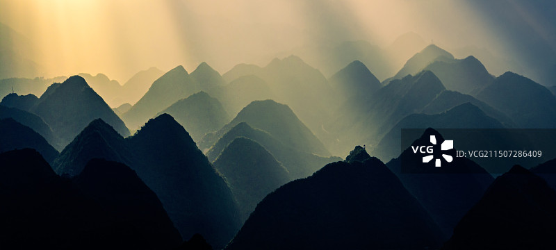 峰林光影图片素材