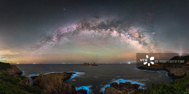 渔山岛蓝眼睛与银河拱桥图片素材