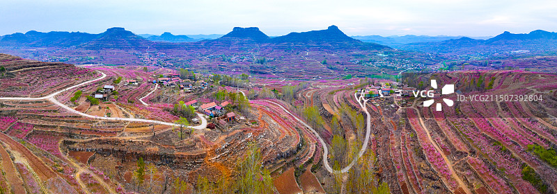 中国山东省临沂市蒙阴县岱崮镇岱崮地貌图片素材