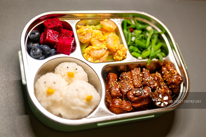 中学生“小饭桌”图片素材