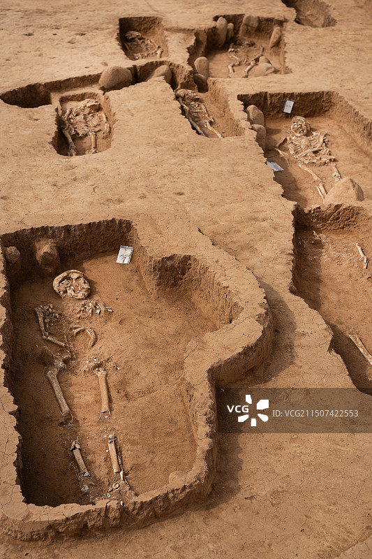 中国古代人类墓葬群图片素材