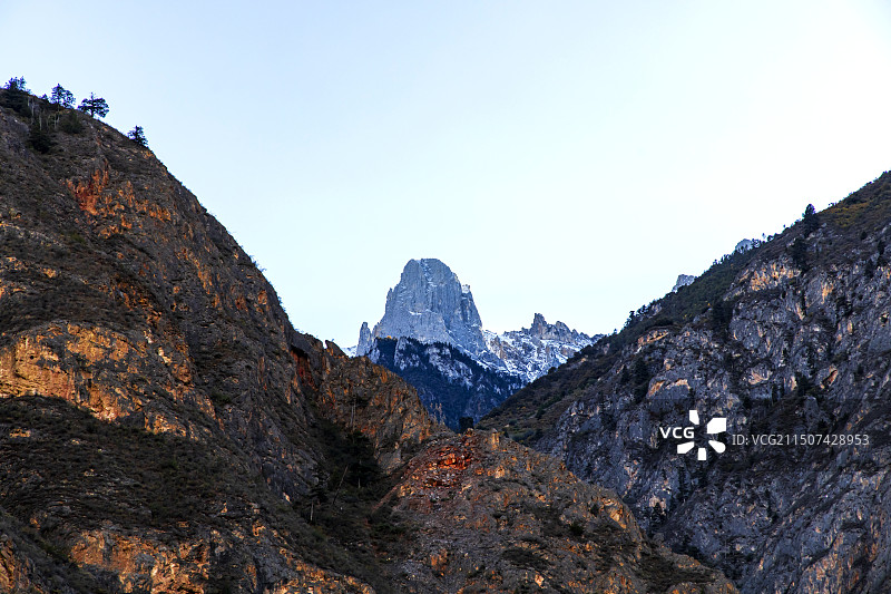 地球最美裂缝四川毛屋大峡谷图片素材