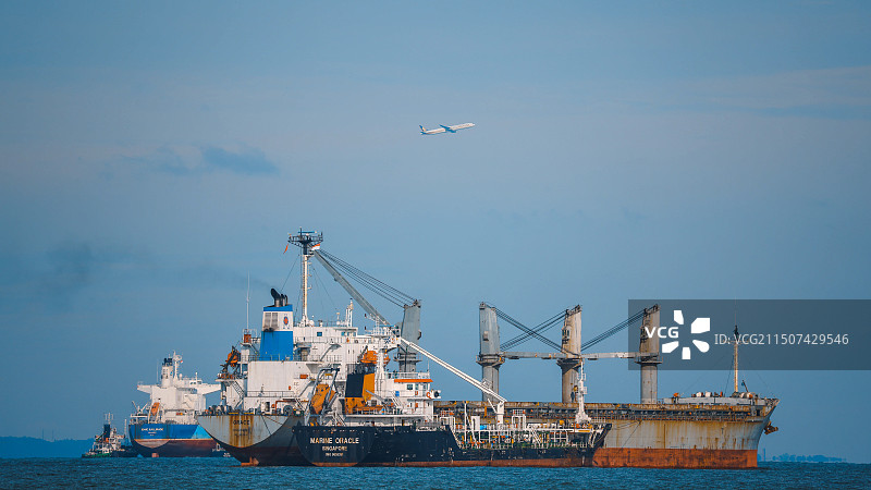 新加坡东海岸公园货轮图片素材