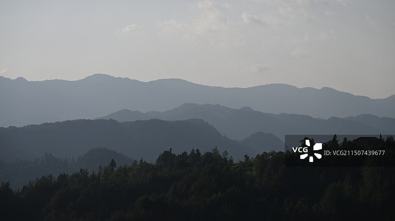 三益中堆村远眺水墨群山—山外有山图片素材