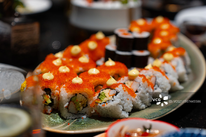 日料甜虾鱼子酱图片素材